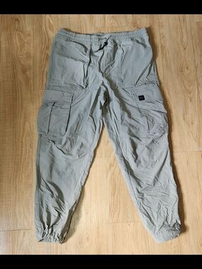 Womans Zara Light Green Joggers